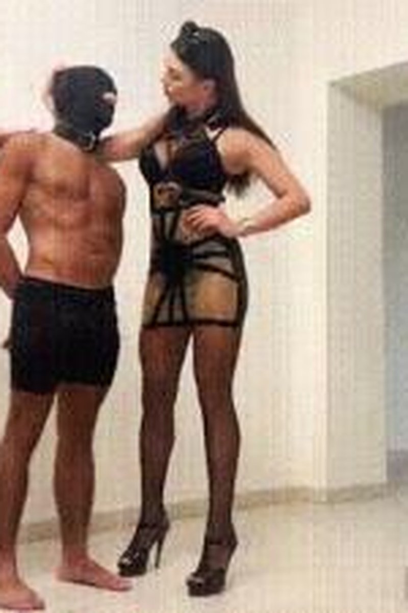 Ballbusting - Screenshot 1 of 4 - Dick Punching