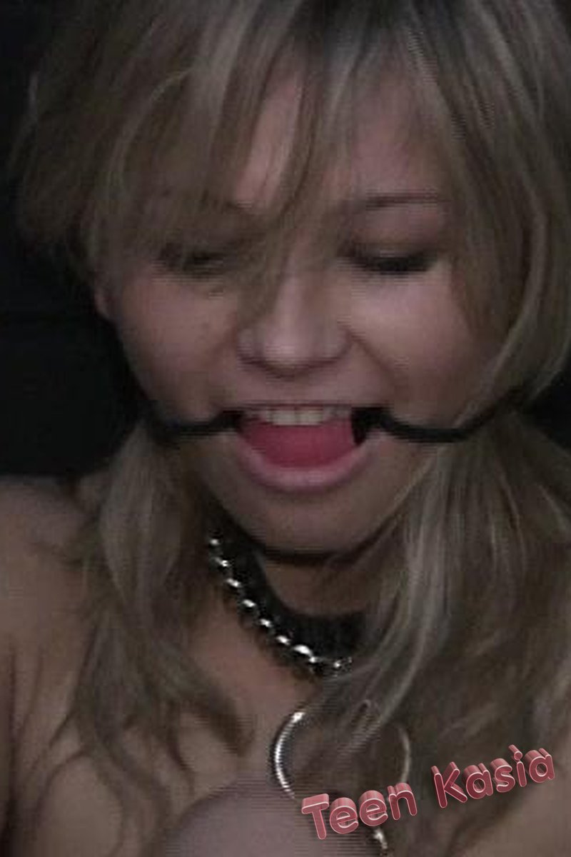 Pantyhose Slave - Screenshot 1 of 4 - Teen Kasia