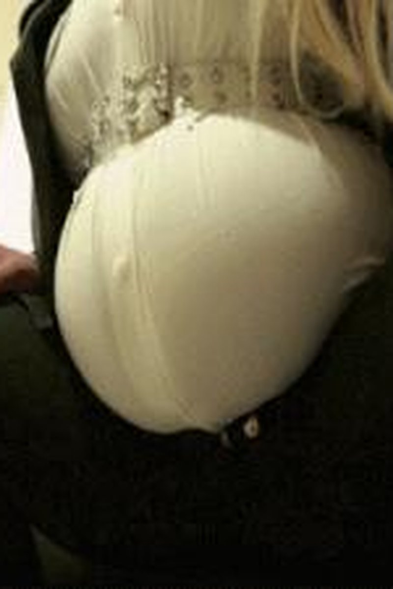 Overeating, Burping, Mocking - Screenshot 1 of 4 - BBW