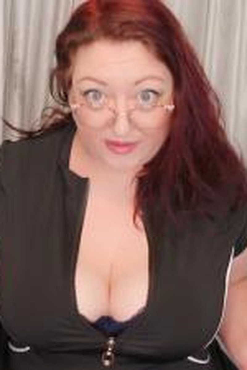 Lunch Break Lap Dance - Screenshot 1 of 4 - Ass Worship