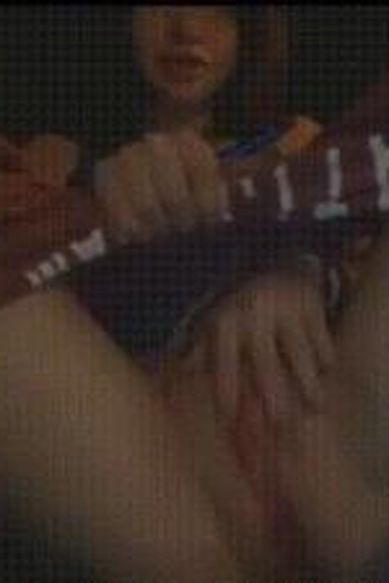Evening Masturbating - Screenshot 1 of 4 - 20-23 Years Old