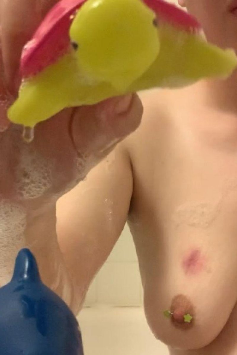 Silly Bathtime - Screenshot 1 of 4 - Bathroom