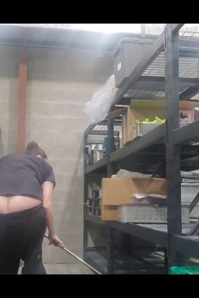 Butt Crack Warehouse Dusting - Screenshot 1 of 4 - Ass Fetish