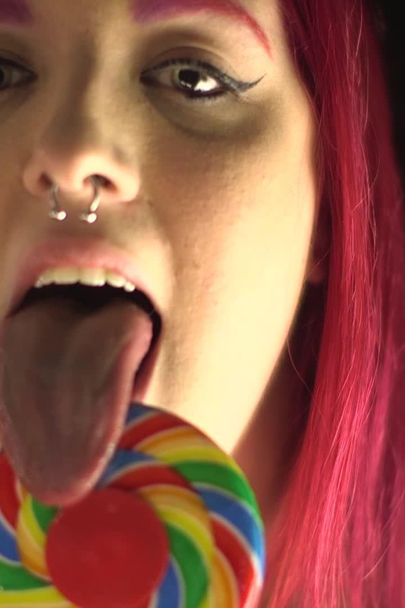 Pinwheel Sucker Licking - Screenshot 1 of 4 - Licking