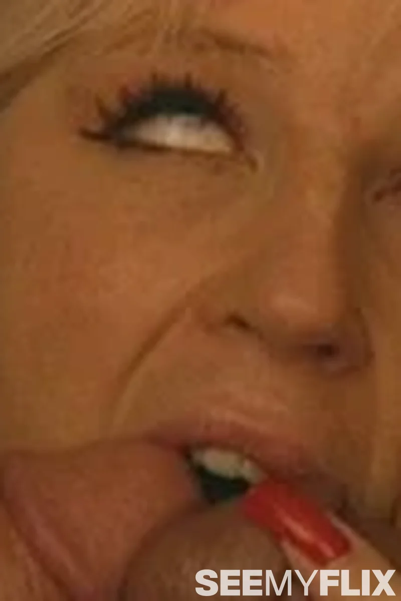 Toy Slut! - Screenshot 1 of 4 - Threesome