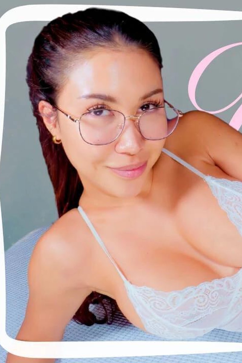 Waking Up Next To Me In ASMR - Screenshot 1 of 4 - 3D Available