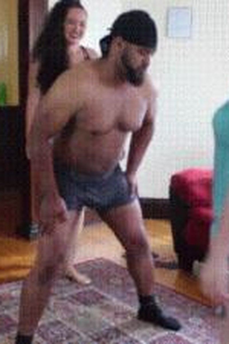 Double Team Ballbusting - Screenshot 1 of 4 - BBW