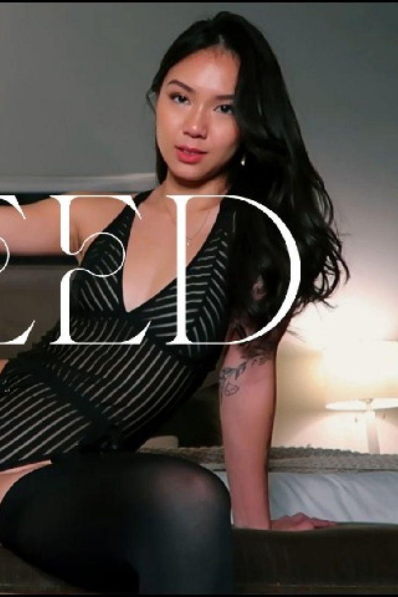 A Need - Screenshot 1 of 4 - Femdom