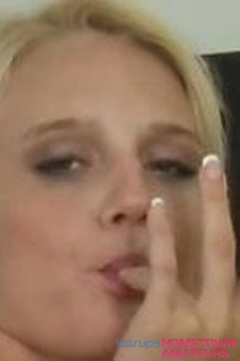 Stacey - Screenshot 1 of 4 - Stacey Kiss