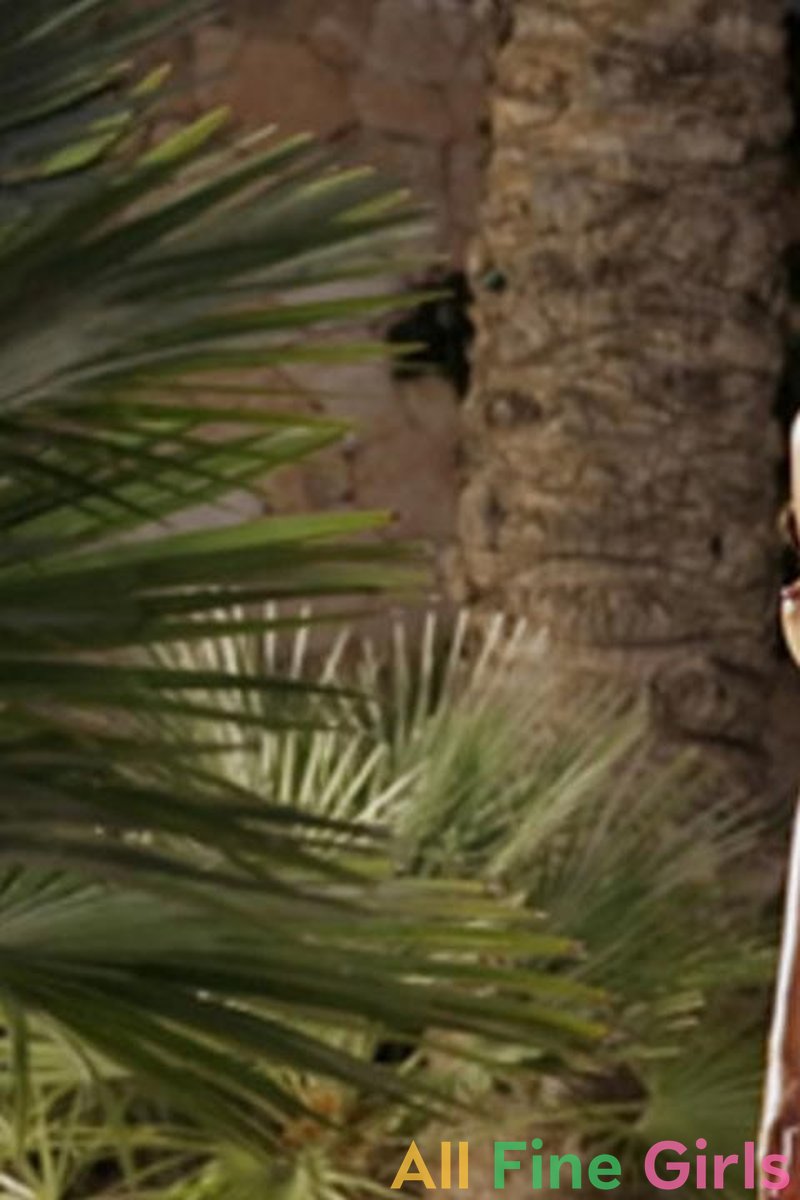 Slide Into Me - Screenshot 1 of 4 - Blond Hair