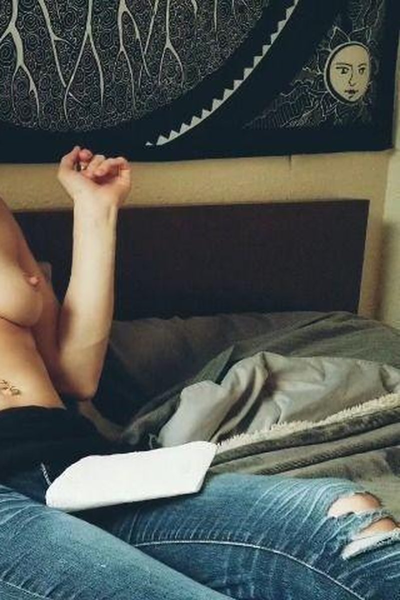 Burping Topless - Screenshot 1 of 4 - Food