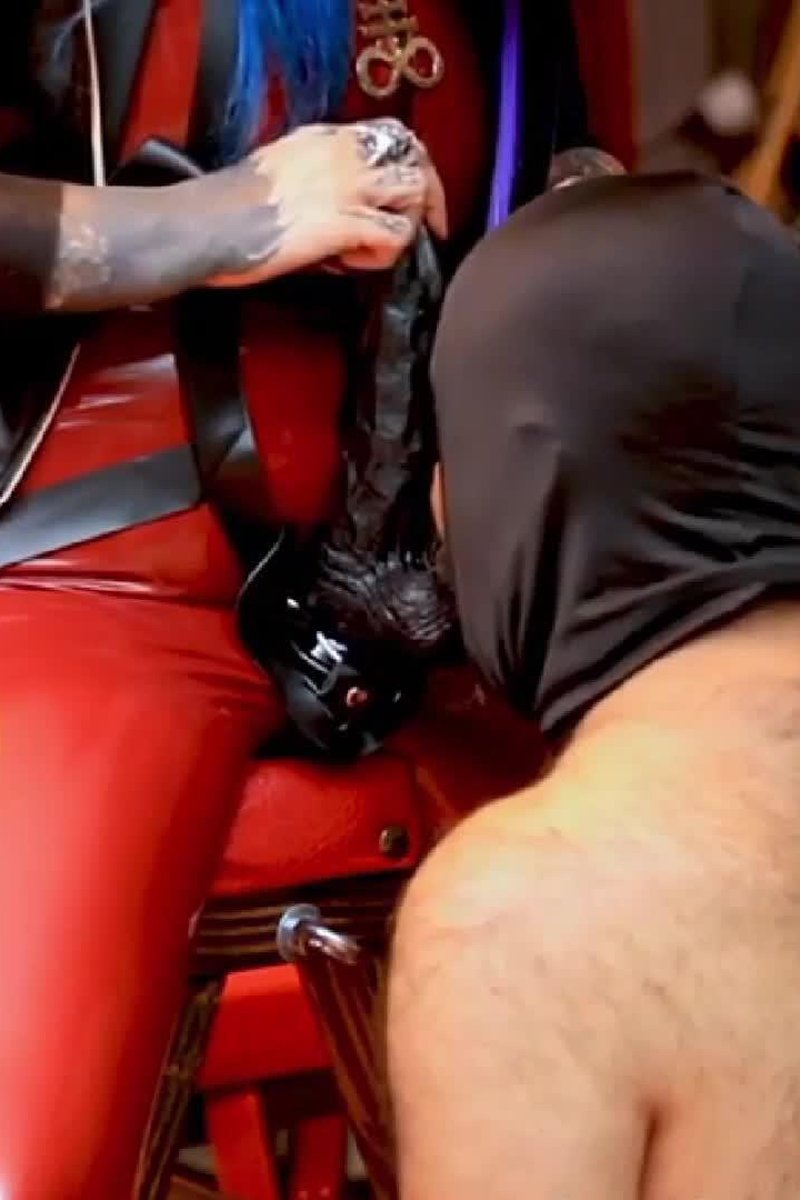 Choking Slave - Screenshot 1 of 4 - Arabic