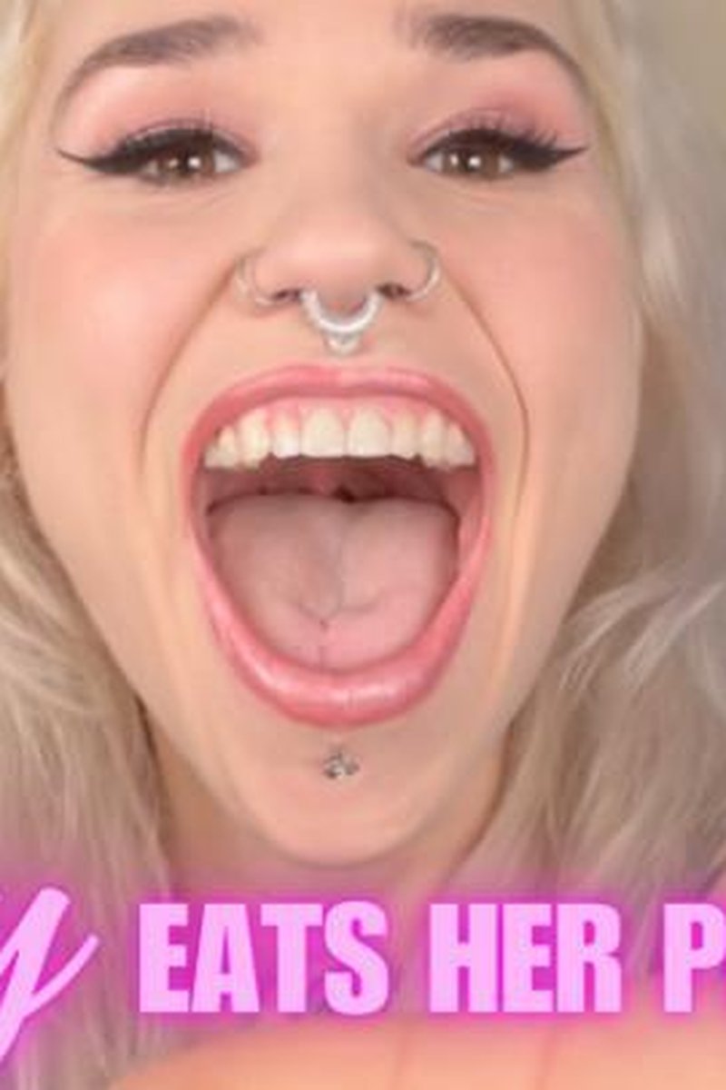 Ruby Eats Her Plaything - Screenshot 1 of 4 - Fetish