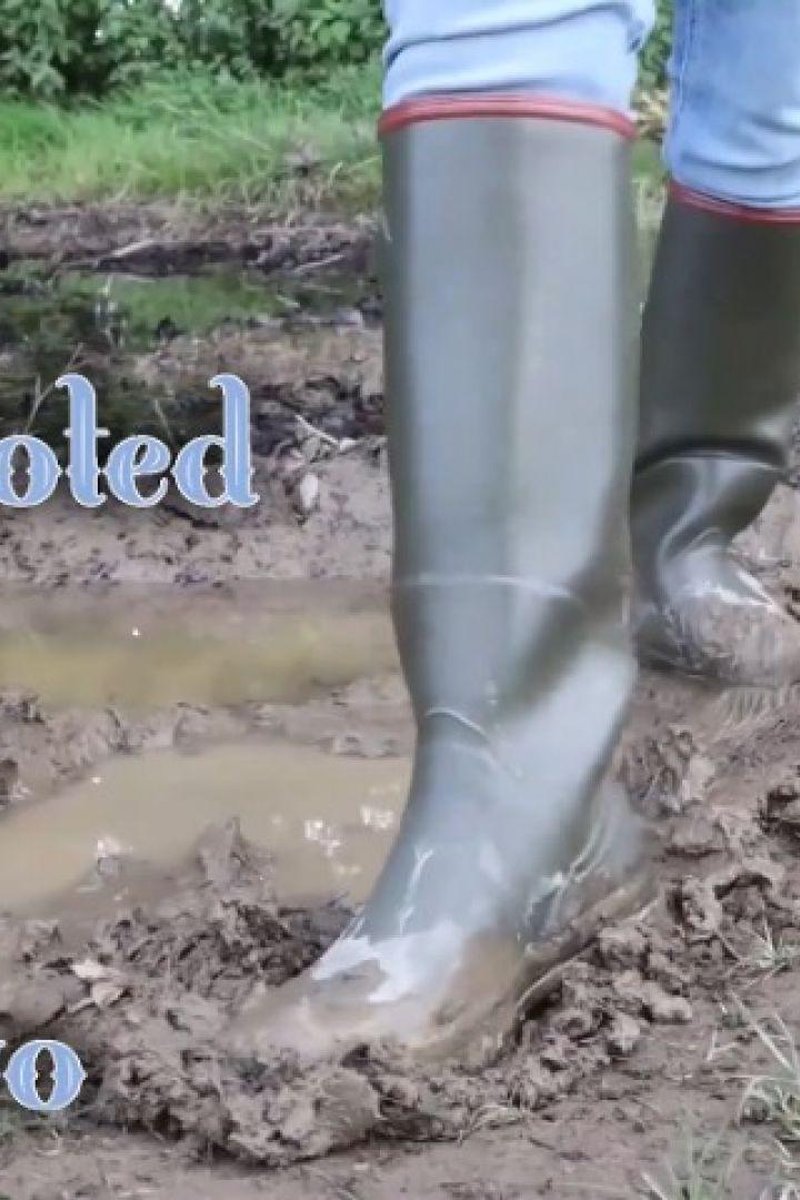 Mud Boot Devoted Slave - Part Two - Screenshot 1 of 4 - Boots