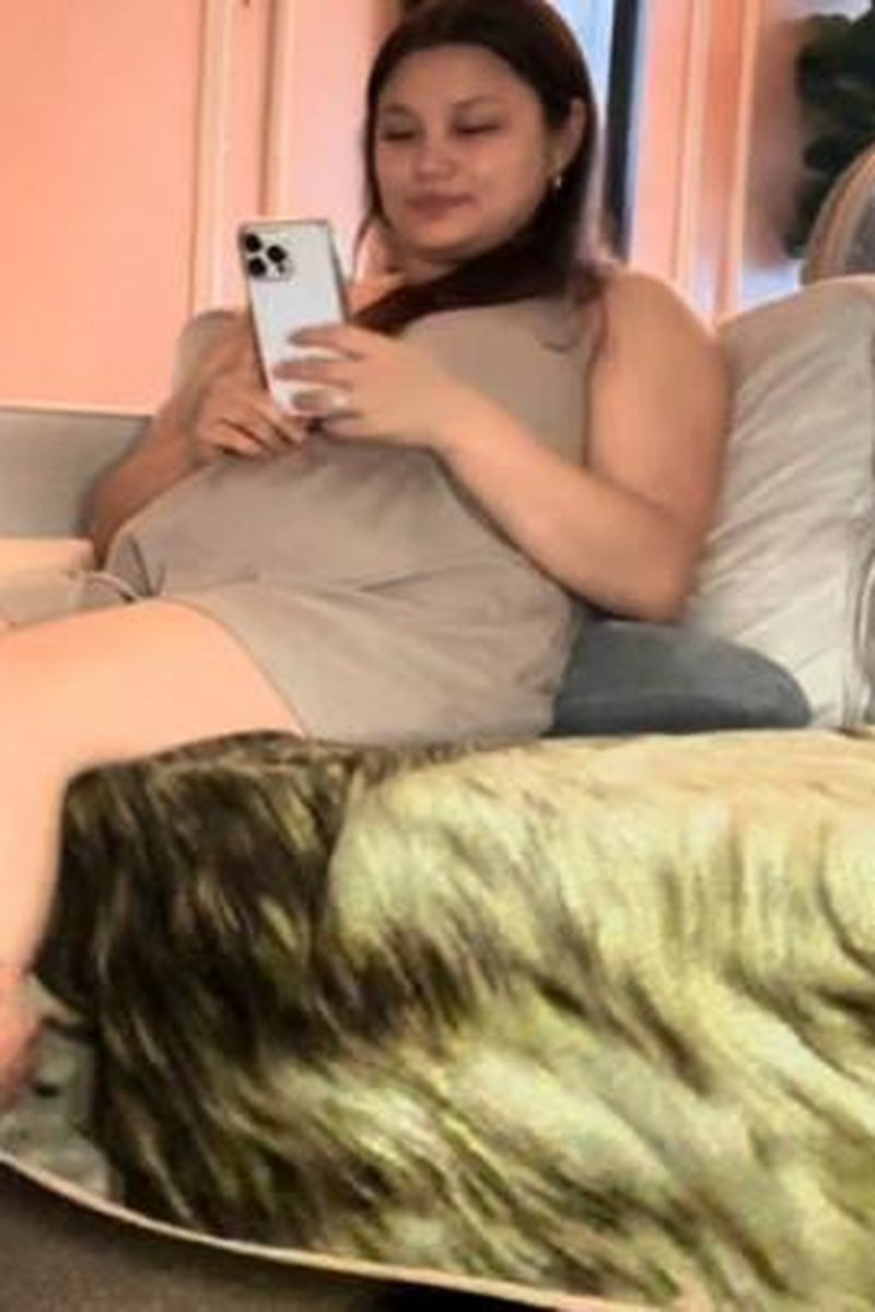 Silent Servitude: Spa Day For My Feet - Screenshot 1 of 4 - Femdom