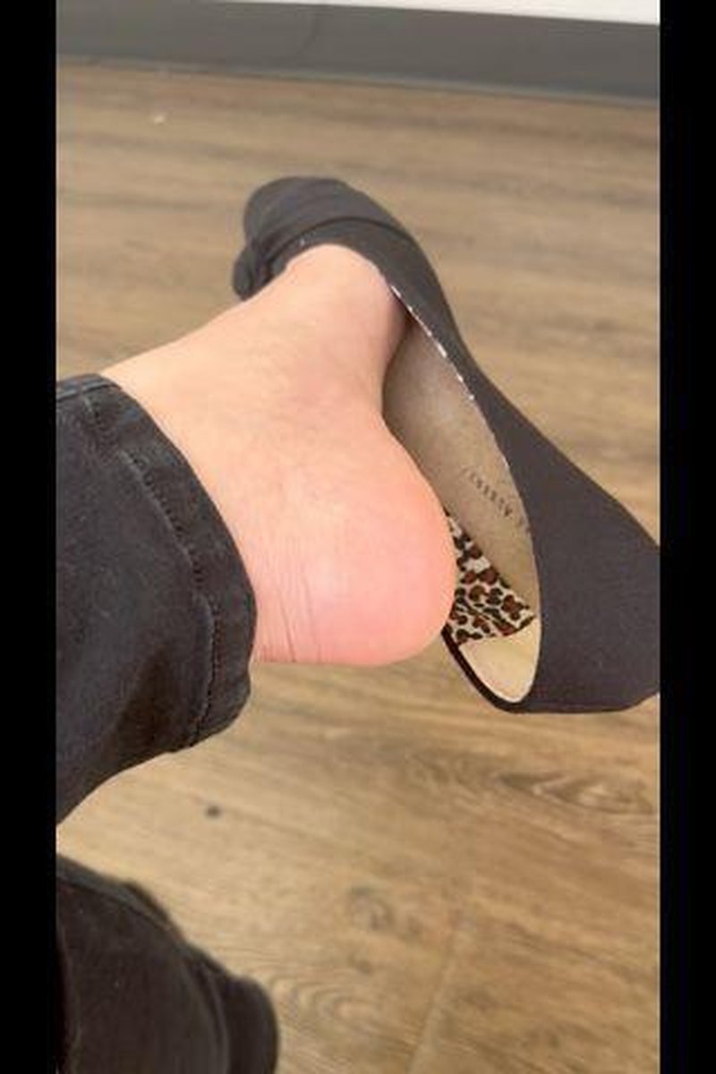 Shoe Dangle - Screenshot 1 of 4 - BBW