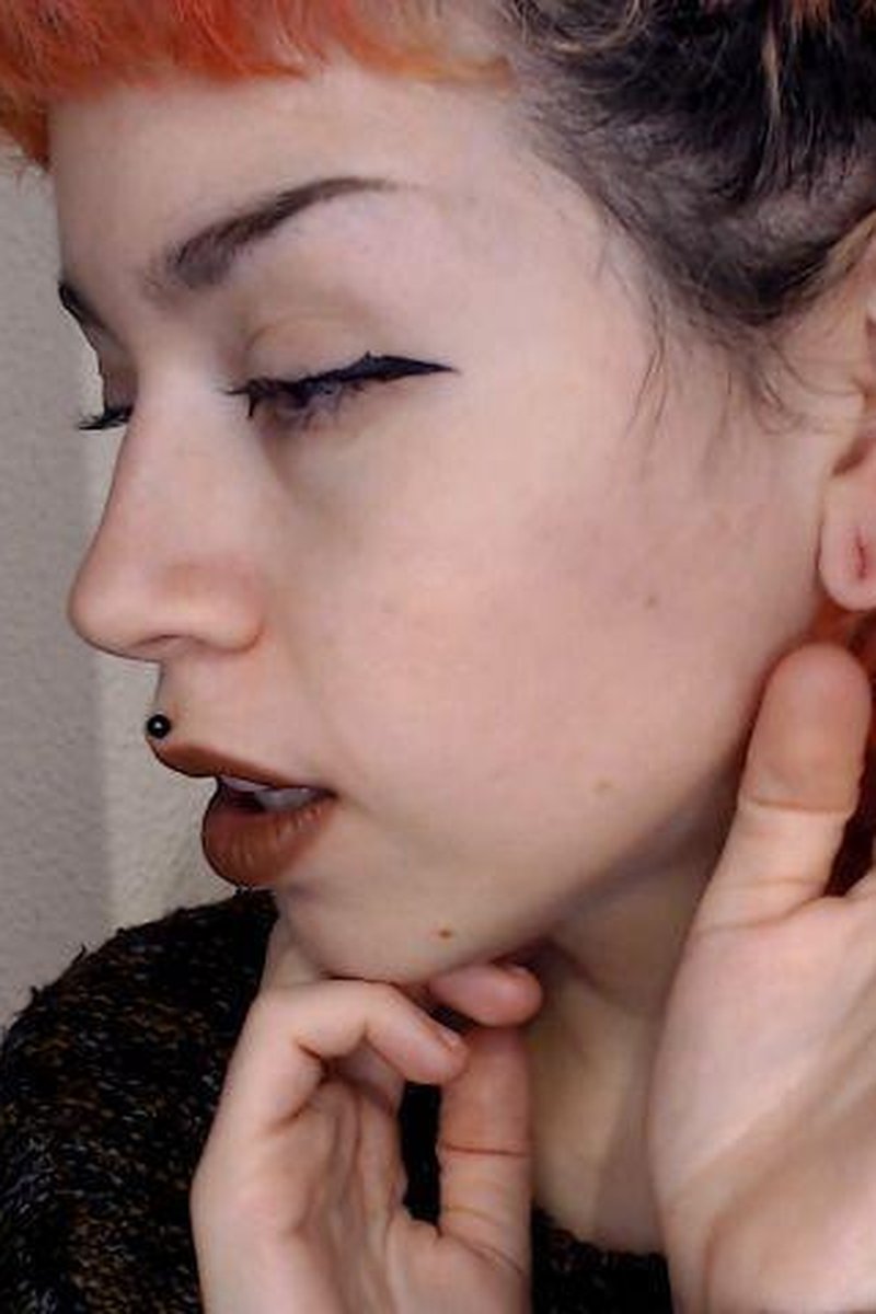 Ear Touching Vid - Screenshot 1 of 4 - Ear Fetish