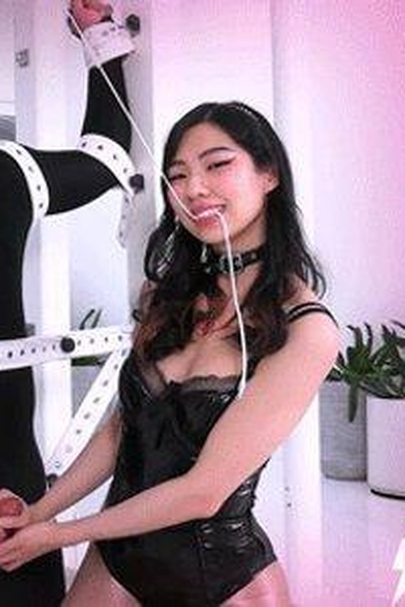 Real Connection - Screenshot 1 of 4 - Bondage