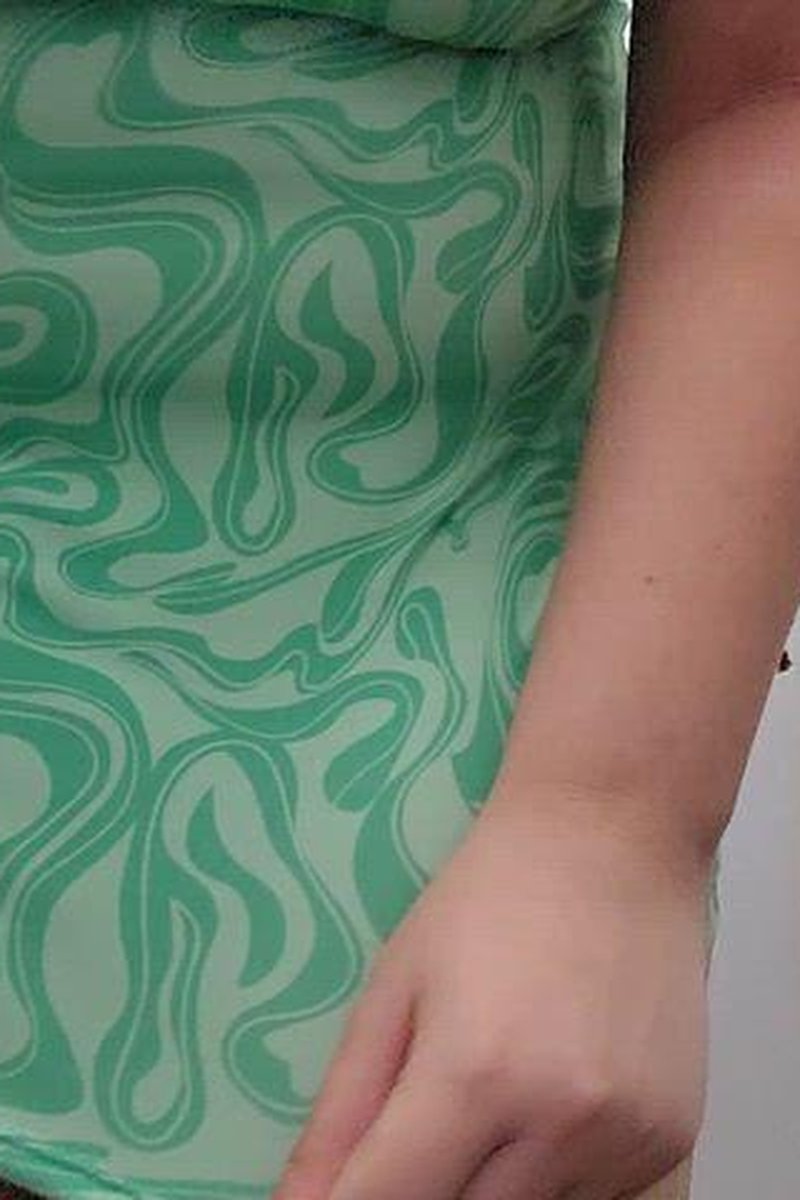 TP-yourvidsabigaillatina-chubby-sexy-striptease-in-tight-green-dress-slow-tease