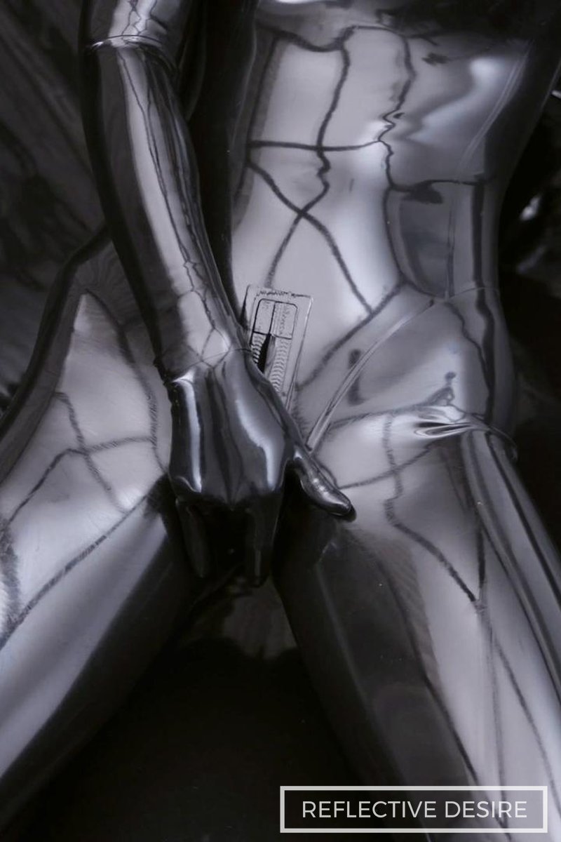 Self Indulgence - Screenshot 1 of 4 - Bondage