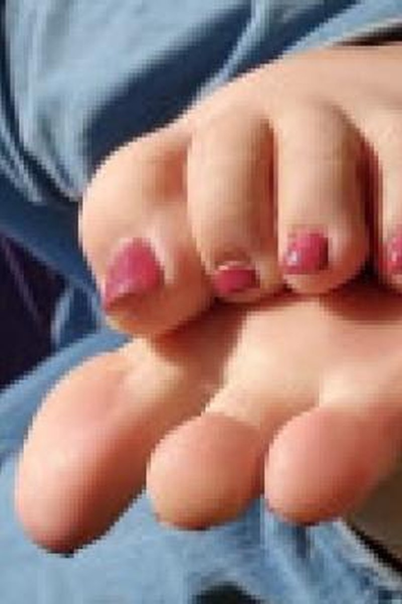 Playing With My Feet And Toes Outside - Screenshot 1 of 4 - Foot Fetish