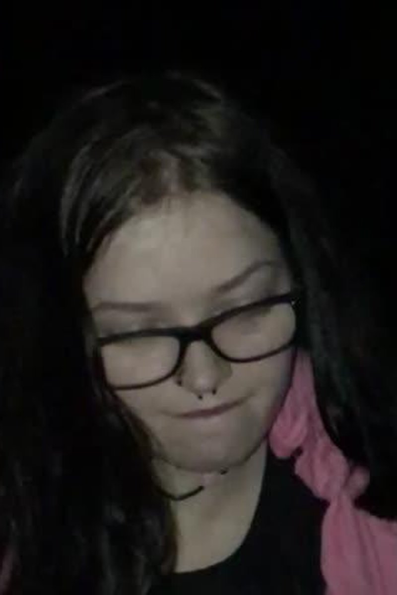 TP-manyvidslilshortcutie-public-alley-squrting