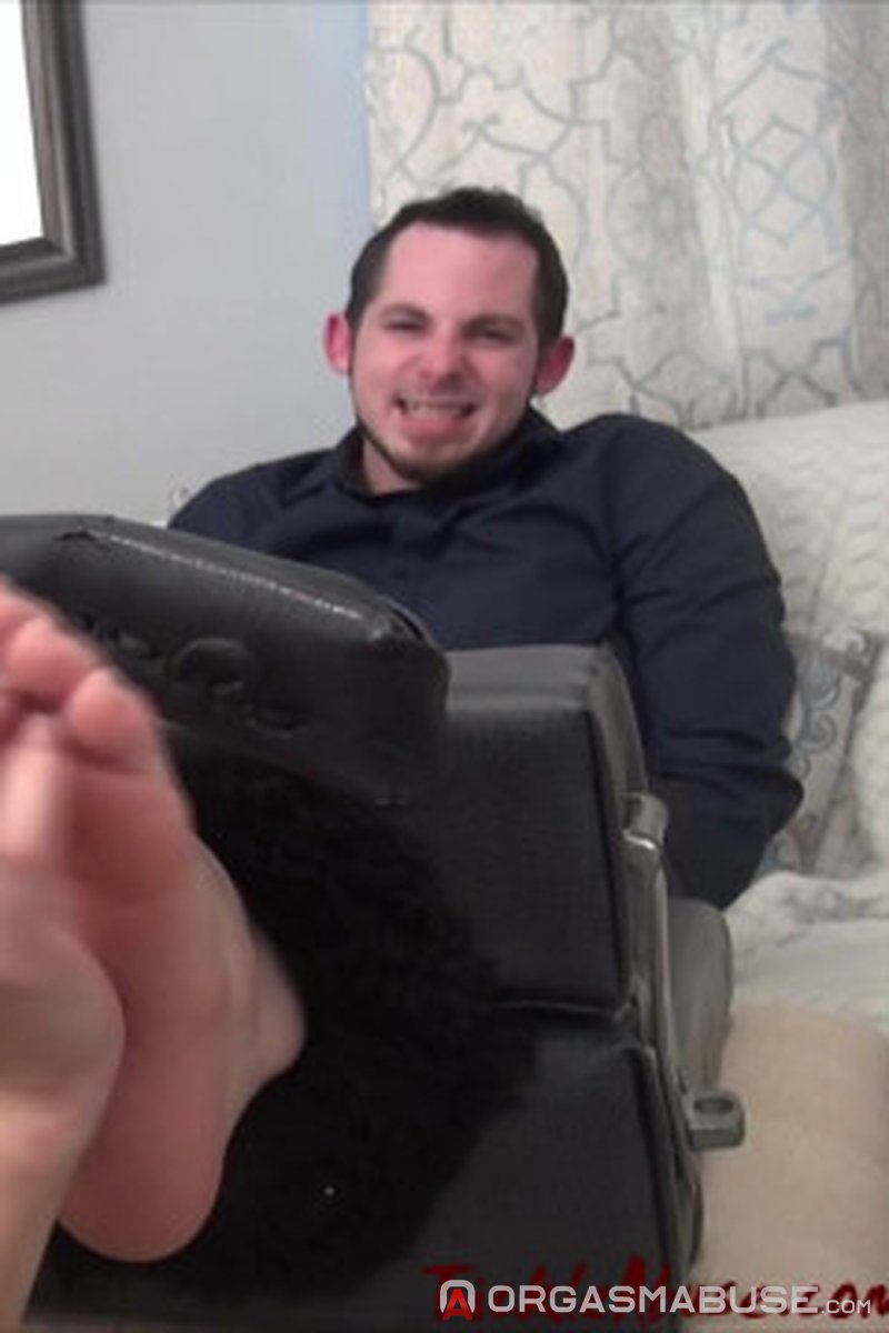 Working Late - Screenshot 1 of 4 - Tickling