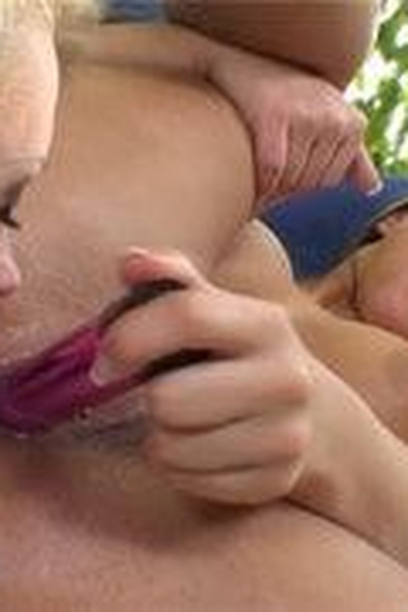 Gina B. and Dorothy Black Are So Damn Tasty... - Screenshot 1 of 4 - Blond Hair