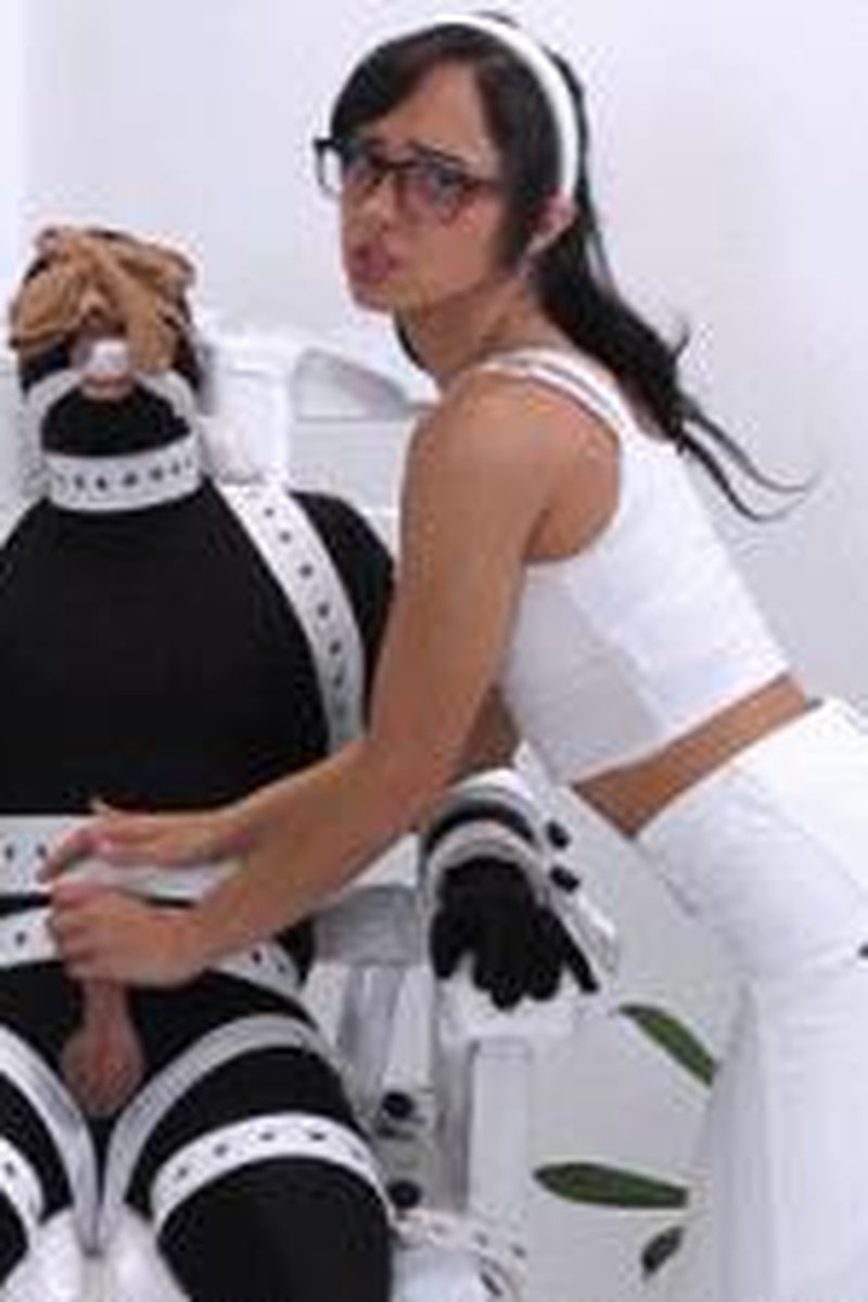 X-Ray Vision - Screenshot 1 of 4 - Blindfold Fetish