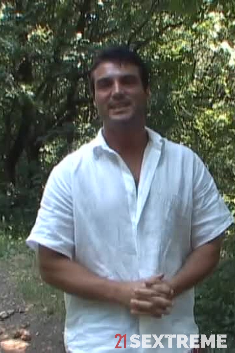 Pee Casting - Screenshot 1 of 4 - Amateur