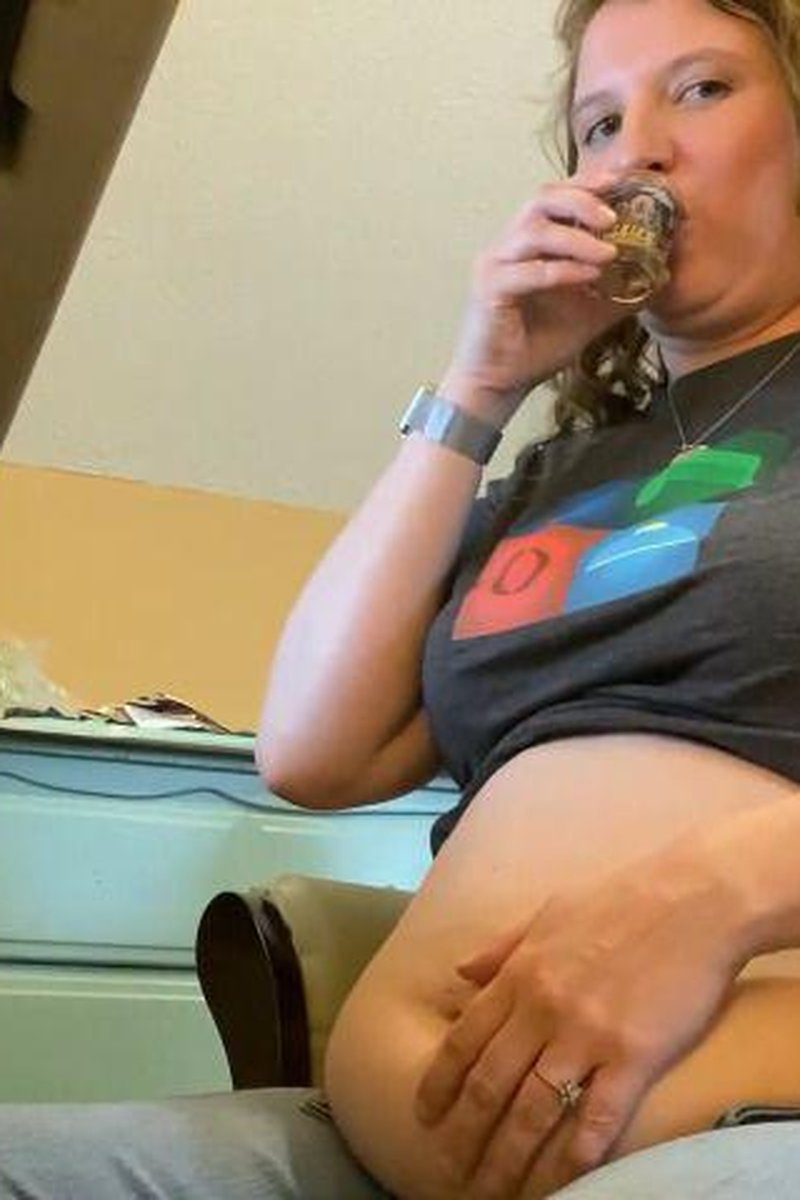 Happy Hour - Screenshot 1 of 4 - Belly Fetish