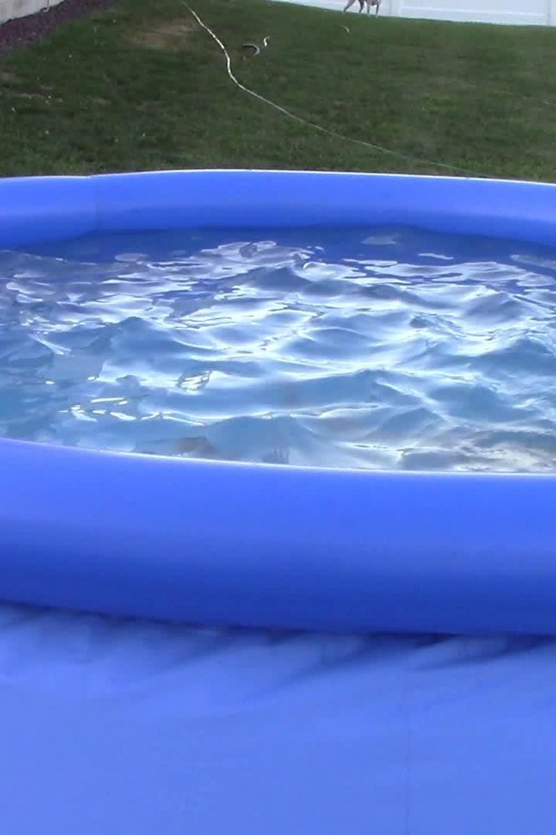 Water Squashing - Screenshot 1 of 4 - BBW