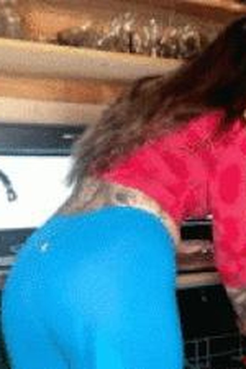Shameless Babysitter - Screenshot 1 of 4 - Ass Fetish