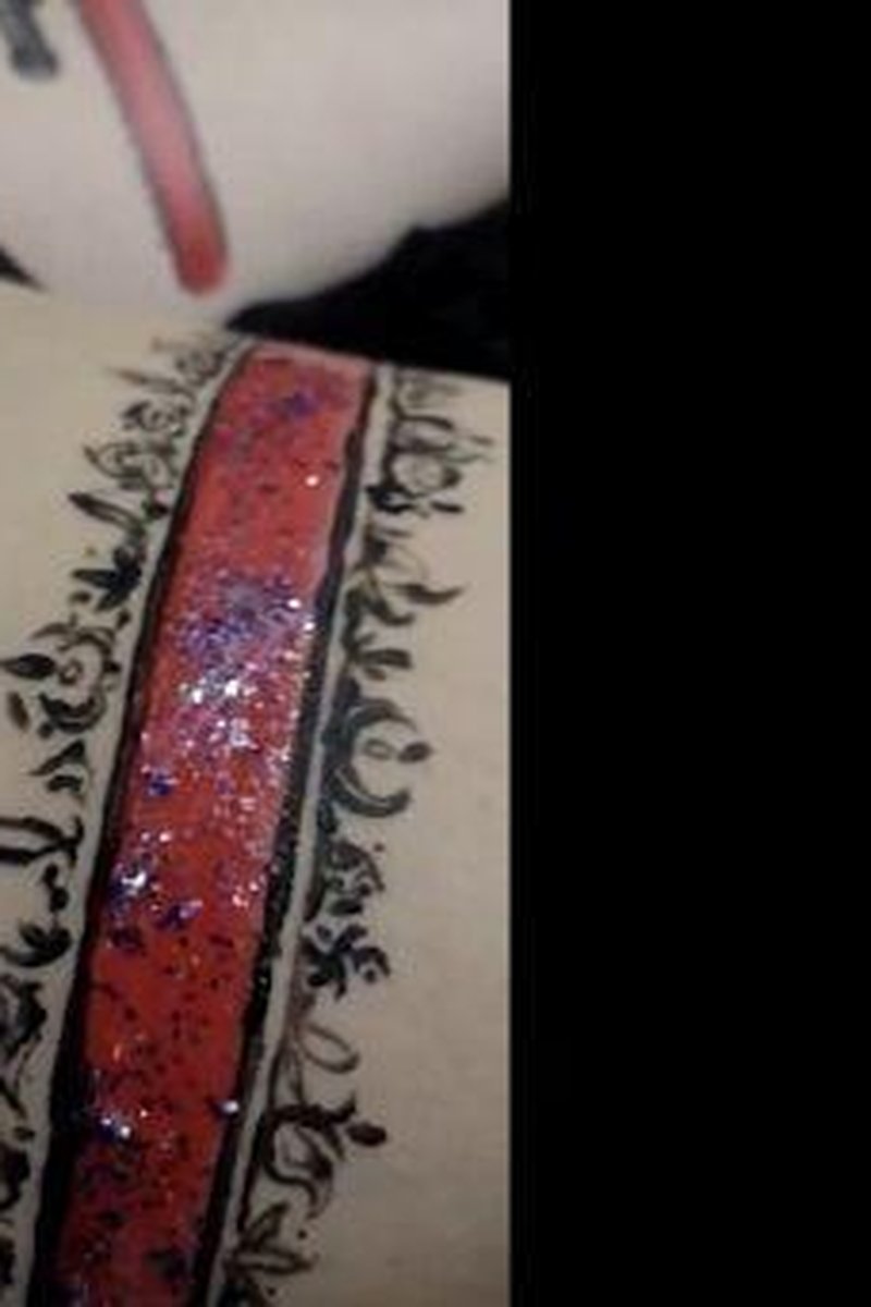 Painted Garter - Screenshot 1 of 4 - Body Paint