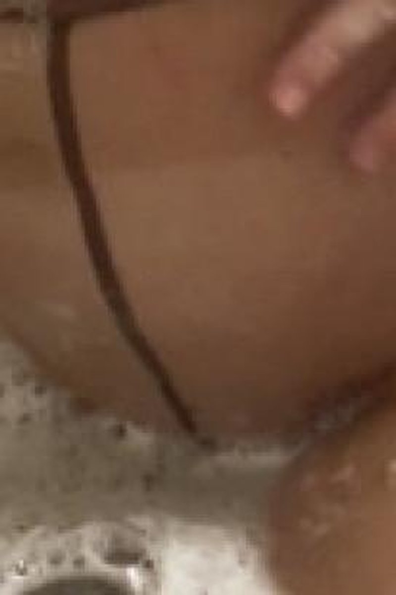 Bathtime Fan Tease - Screenshot 1 of 4 - Bathroom