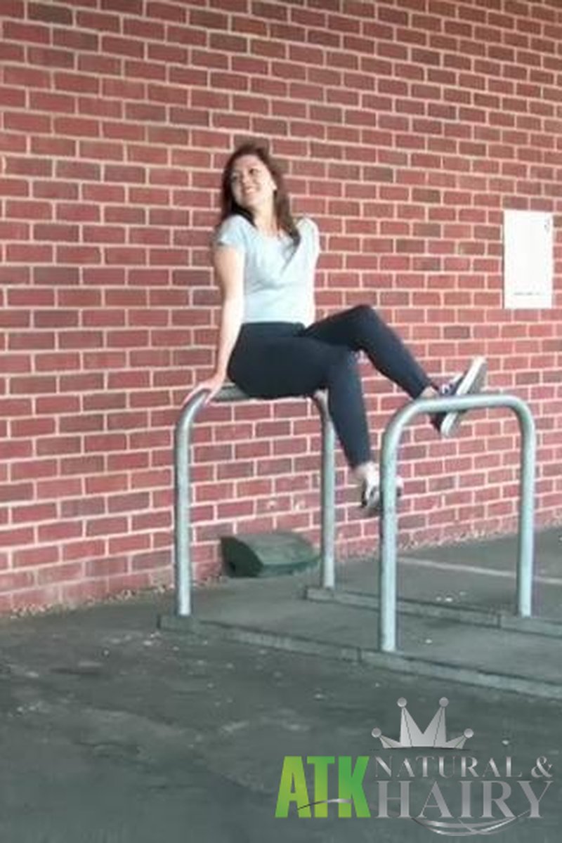 Lacey - Interview - Screenshot 1 of 4 - Brown Hair