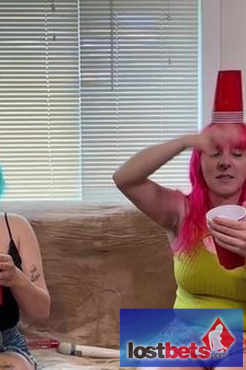 Bea & Lizzy Head Stack Cups - Screenshot 1 of 4