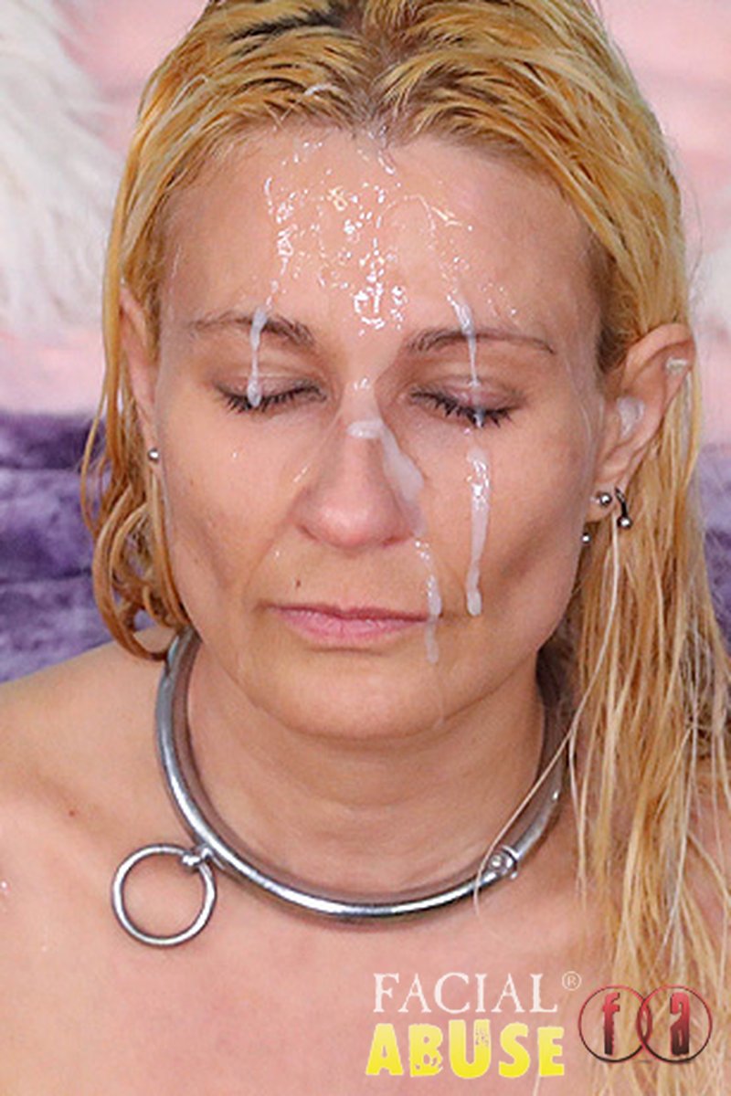 Mastered Mommy - Screenshot 1 of 4 - Blowjob