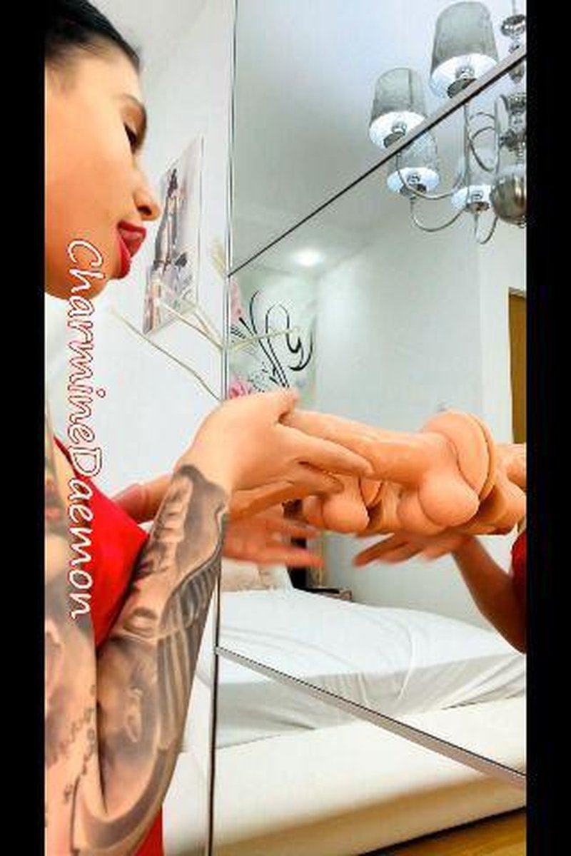 This Sucks - Screenshot 1 of 4 - Blowjob