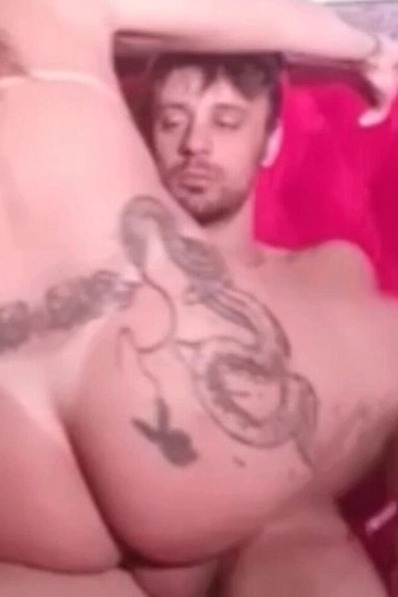 Sofa Do Sexo Com Latino Pau Grande - Screenshot 1 of 4 - Blowjob
