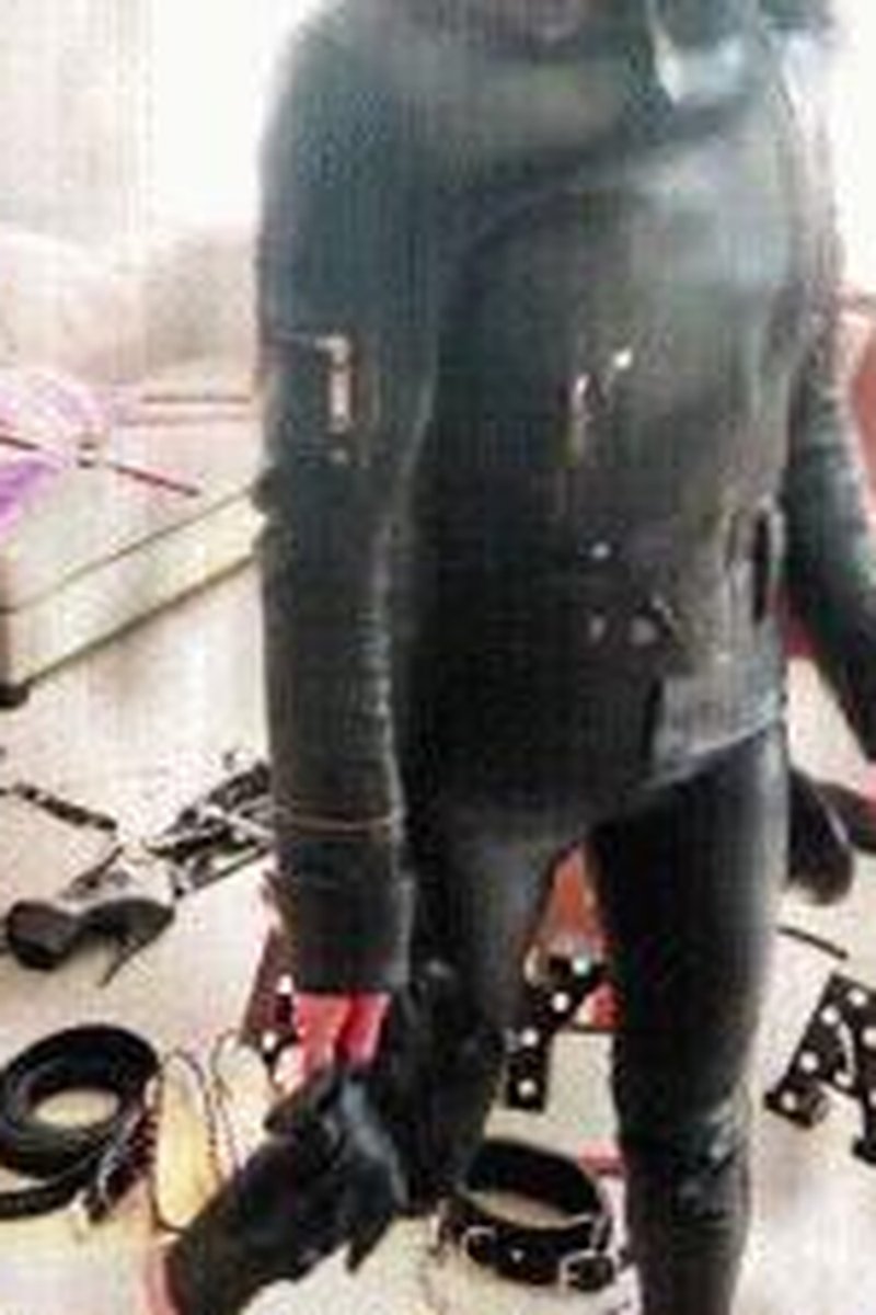 Leather Trance - Screenshot 1 of 4 - Asian