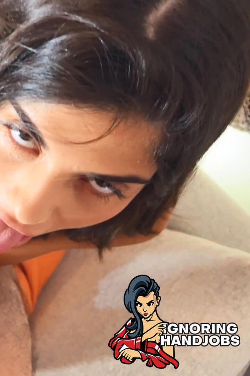 This.. You Cannot Compete! - Screenshot 1 of 4 - Handjob