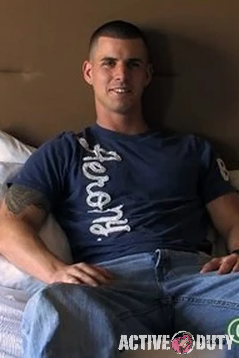 Robby - Solo - Screenshot 1 of 4 - Brown Hair