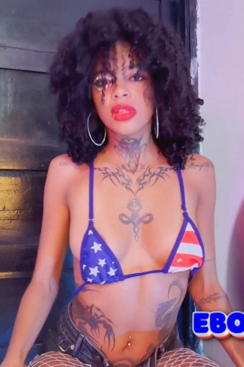 TP-manyvidsesmeraldebony-ebony-striptease-4th-july