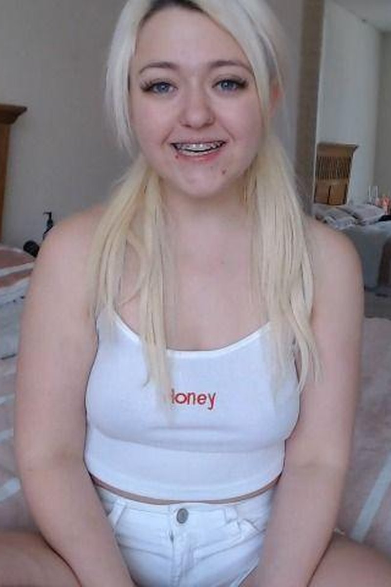 Step-Dad Creation - Screenshot 1 of 4 - Blonde Hair (Female)