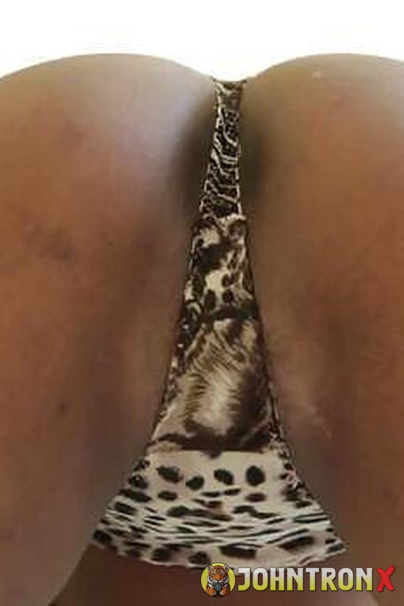 Leonie - Screenshot 1 of 4 - Big Tits