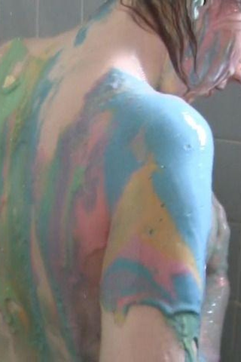 Slime Shower - Screenshot 1 of 4 - Hair Washing