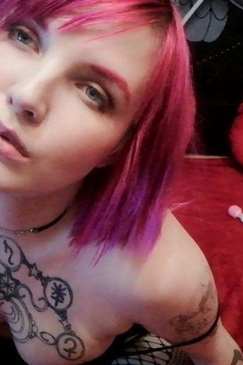 Suck It - Screenshot 1 of 4 - Amateur