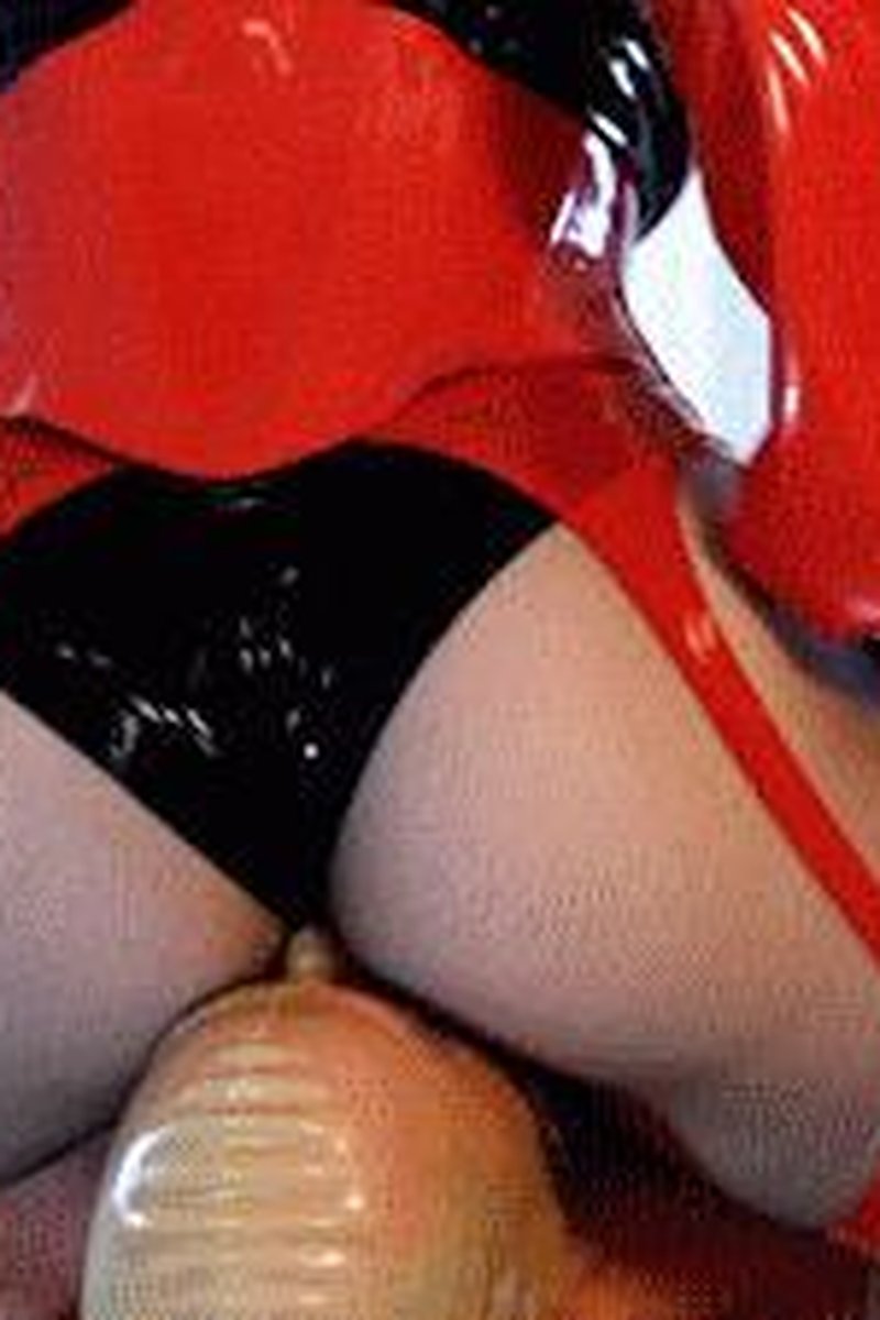 Wrapped & Smothered - Screenshot 1 of 4 - Ass Smothering