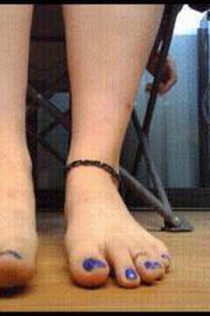 Dirty Toe TAP - Screenshot 1 of 4 - Foot Fetish